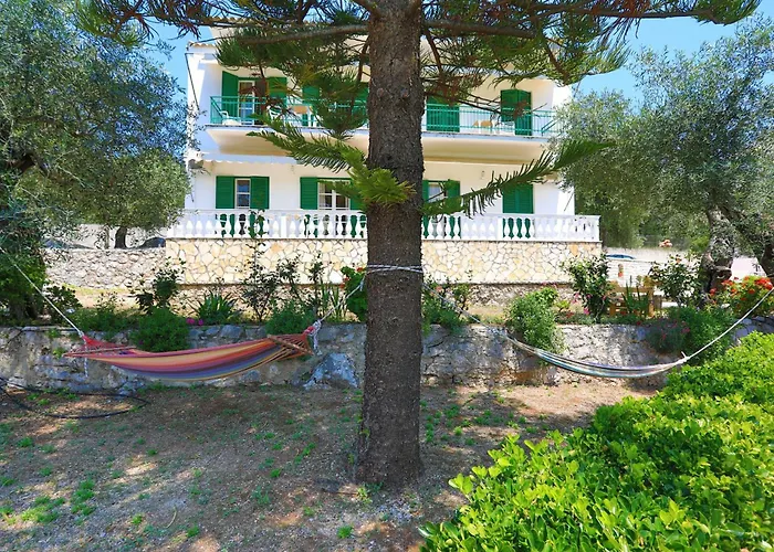 Apartament Frangis Dekatria *
